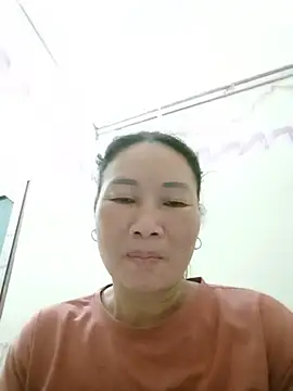 BlueGirlyeah online show from 05-18-26, 01:35