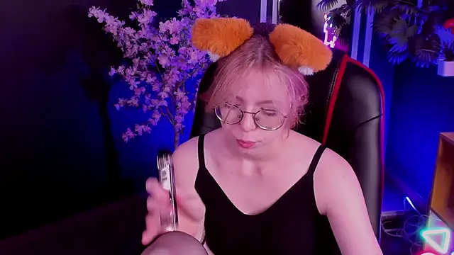 FoxxyyPolly online show from 07-22-26, 05:32