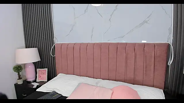 Snapshot of Hanna_Thorne chatting on 06-04-26, 11:11 Hanna Thorne online show from 06-04-26, 11:11
