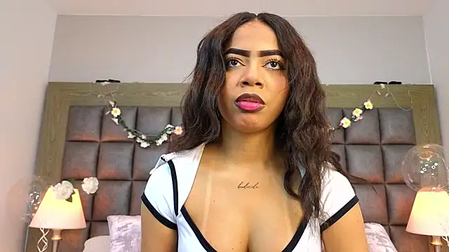 TyraKayne online show from 07-18-26, 03:33