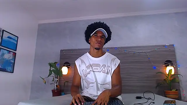 Snapshot of Dilan_Hall chatting on 05-28-26, 03:53 Dilan Hall online show from 05-28-26, 03:53