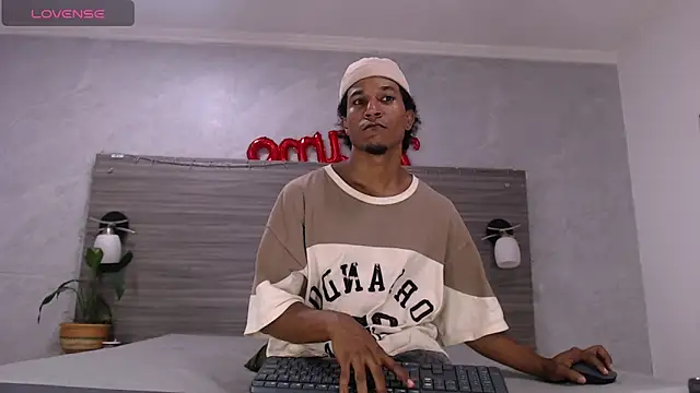 Snapshot of Dilan_Hall chatting on 06-03-26, 09:42 Dilan Hall online show from 06-03-26, 09:42