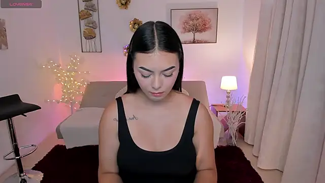 Emma Moretti1 online show from 05-13-26, 01:52
