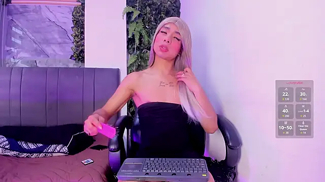 lily dark   online show from 05-14-26, 09:43