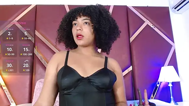 Snapshot of Luna-Curly chatting on 05-19-26, 07:53 Luna-Curly online show from 05-19-26, 07:53