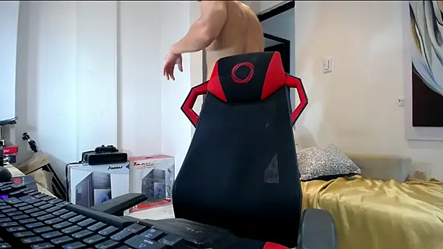 Snapshot of hugo_19cm chatting on 09-19-25, 03:45 hugo 19cm online show from 09-19-25, 03:45