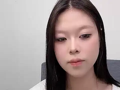 Snapshot of Louise59_ chatting on 05-19-26, 04:30 Louise59 online show from 05-19-26, 04:30