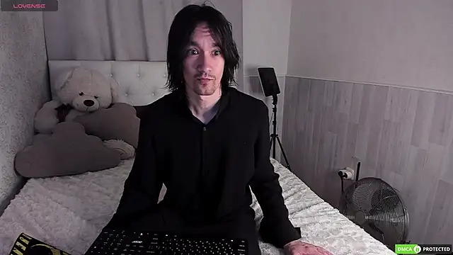 CalvinChapman online show from 07-07-26, 03:42