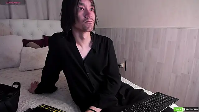 CalvinChapman online show from 07-10-26, 03:11