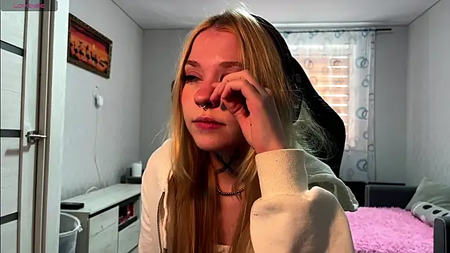 cyber shawtyzzz online show from 05-11-26, 10:32