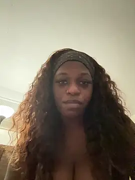 Snapshot of BlaqueBarbee chatting on 05-17-26, 02:20 BlaqueBarbee online show from 05-17-26, 02:20