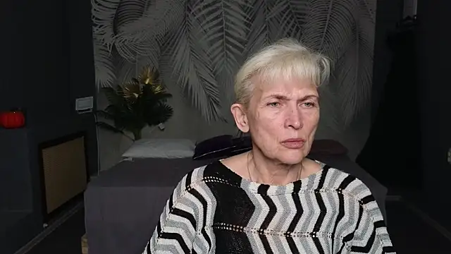 Snapshot of Nia_Natur chatting on 05-14-26, 09:05 Nia Natur online show from 05-14-26, 09:05