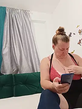 JuliaBestX online show from 06-28-26, 01:11