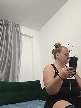 JuliaBestX online show from 07-17-26, 11:09