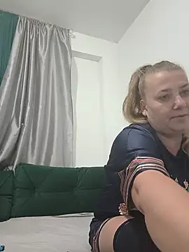 JuliaBestX online show from 07-23-26, 10:40