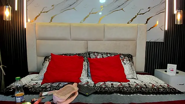 ViolettGracee online show from 07-28-26, 10:53