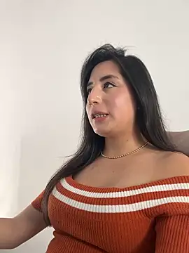 Snapshot of Tabatha_11 chatting on 05-25-26, 02:01 Tabatha 11 online show from 05-25-26, 02:01
