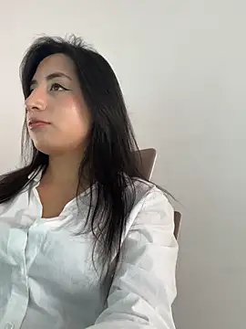 Snapshot of Tabatha_11 chatting on 05-26-26, 06:37 Tabatha 11 online show from 05-26-26, 06:37