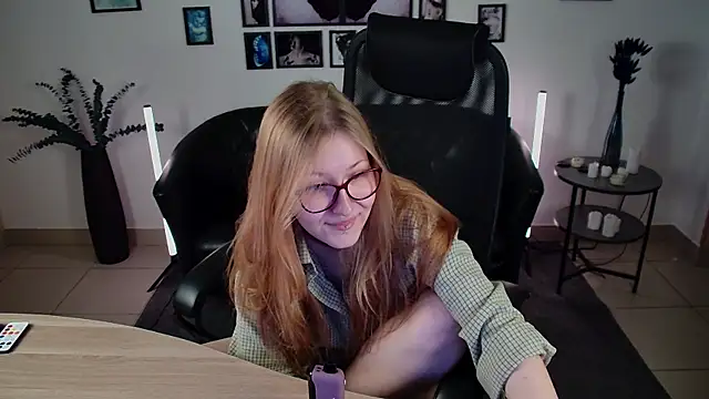 lanafitch online show from 07-07-26, 11:03