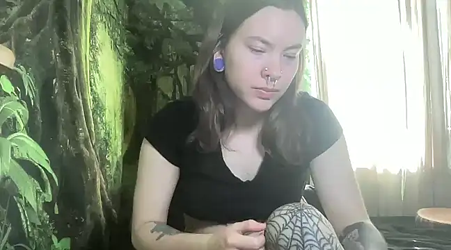 mo0ngoddess online show from 02-15-25, 10:42