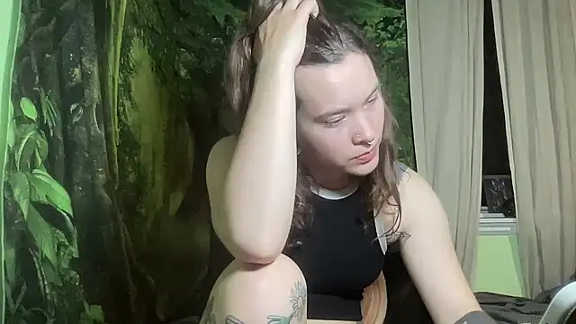 Snapshot of mo0ngoddess chatting on 01-18-26, 05:44 mo0ngoddess online show from 01-18-26, 05:44