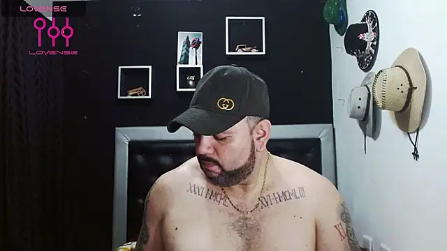 Snapshot of perverseveteranmanxxx chatting on 12-10-24, 10:58 perverseveteranmanxxx online show from 12-10-24, 10:58