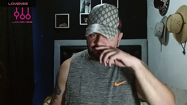 Snapshot of perverseveteranmanxxx chatting on 12-13-24, 05:00 perverseveteranmanxxx online show from 12-13-24, 05:00