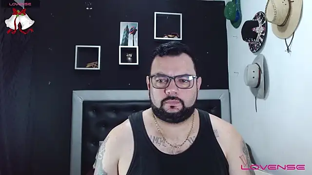 Snapshot of perverseveteranmanxxx chatting on 12-23-24, 03:55 perverseveteranmanxxx online show from 12-23-24, 03:55