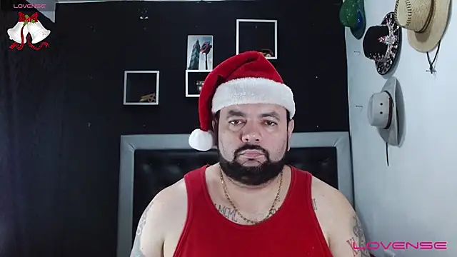 Snapshot of perverseveteranmanxxx chatting on 12-24-24, 01:27 perverseveteranmanxxx online show from 12-24-24, 01:27