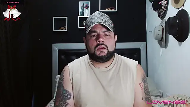 Snapshot of perverseveteranmanxxx chatting on 12-31-24, 07:29 perverseveteranmanxxx online show from 12-31-24, 07:29