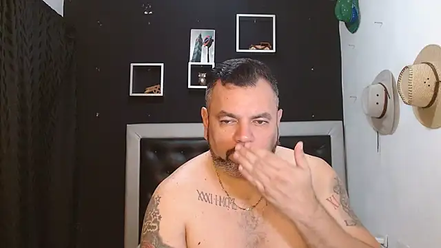 Snapshot of perverseveteranmanxxx chatting on 01-26-25, 02:52 perverseveteranmanxxx online show from 01-26-25, 02:52