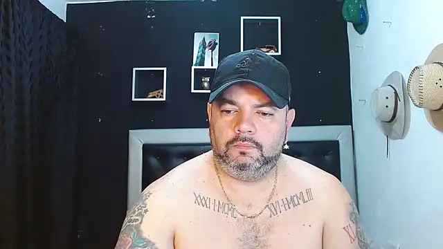 Snapshot of perverseveteranmanxxx chatting on 01-29-25, 02:00 perverseveteranmanxxx online show from 01-29-25, 02:00