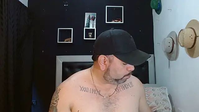 Snapshot of perverseveteranmanxxx chatting on 01-31-25, 06:25 perverseveteranmanxxx online show from 01-31-25, 06:25