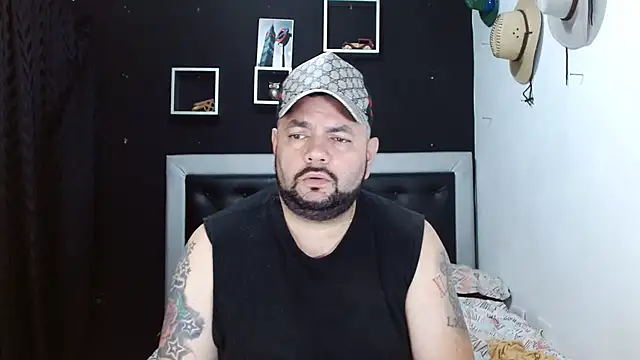 Snapshot of perverseveteranmanxxx chatting on 02-18-25, 03:21 perverseveteranmanxxx online show from 02-18-25, 03:21