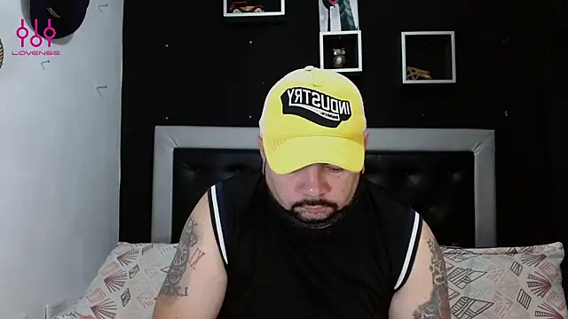 Snapshot of perverseveteranmanxxx chatting on 02-22-25, 01:35 perverseveteranmanxxx online show from 02-22-25, 01:35