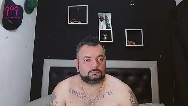 Snapshot of perverseveteranmanxxx chatting on 02-26-25, 05:17 perverseveteranmanxxx online show from 02-26-25, 05:17