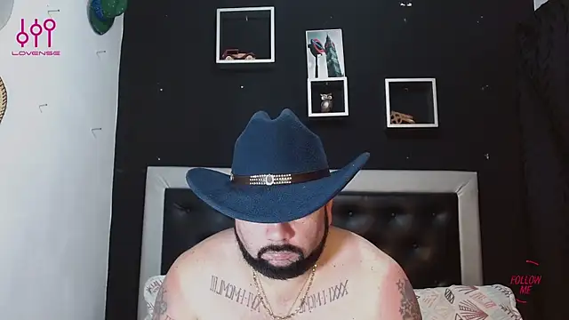 Snapshot of perverseveteranmanxxx chatting on 02-28-25, 11:12 perverseveteranmanxxx online show from 02-28-25, 11:12