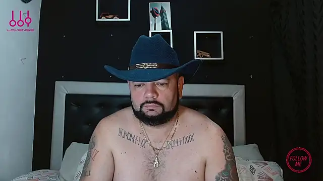 Snapshot of perverseveteranmanxxx chatting on 03-04-25, 12:44 perverseveteranmanxxx online show from 03-04-25, 12:44