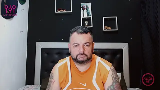 Snapshot of perverseveteranmanxxx chatting on 03-13-25, 02:12 perverseveteranmanxxx online show from 03-13-25, 02:12