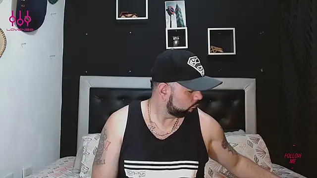 Snapshot of perverseveteranmanxxx chatting on 03-19-25, 12:04 perverseveteranmanxxx online show from 03-19-25, 12:04