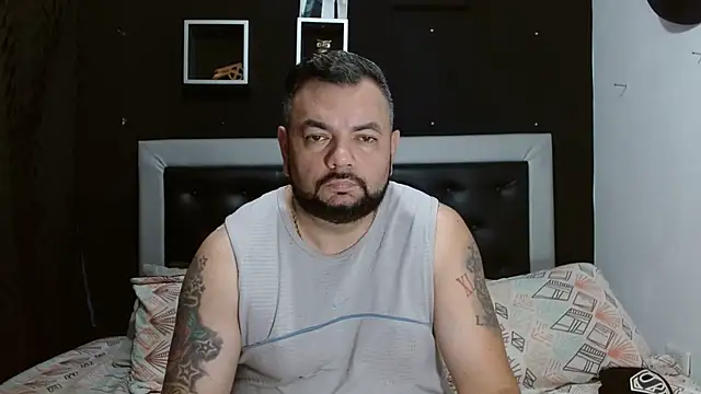 Snapshot of perverseveteranmanxxx chatting on 03-19-25, 01:51 perverseveteranmanxxx online show from 03-19-25, 01:51