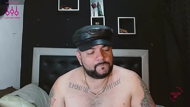 Snapshot of perverseveteranmanxxx chatting on 03-23-25, 03:21 perverseveteranmanxxx online show from 03-23-25, 03:21