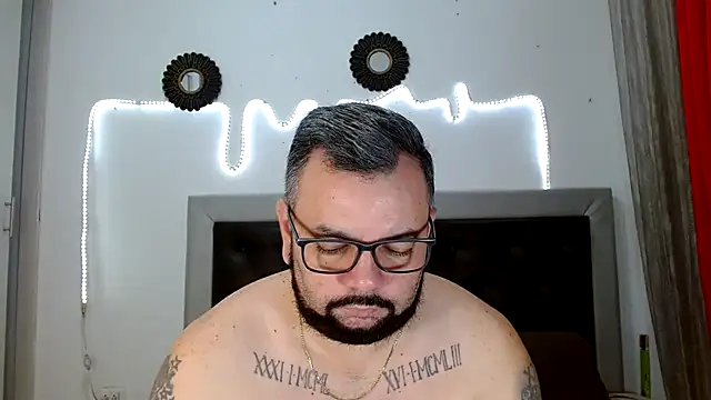 Snapshot of perverseveteranmanxxx chatting on 09-19-25, 04:51 perverseveteranmanxxx online show from 09-19-25, 04:51