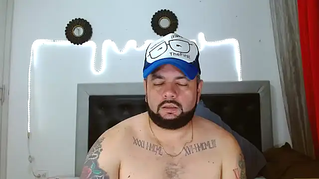 Snapshot of perverseveteranmanxxx chatting on 10-10-25, 05:06 perverseveteranmanxxx online show from 10-10-25, 05:06