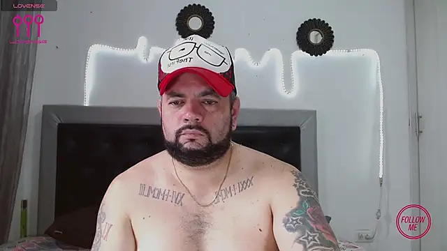 Snapshot of perverseveteranmanxxx chatting on 10-16-25, 03:46 perverseveteranmanxxx online show from 10-16-25, 03:46