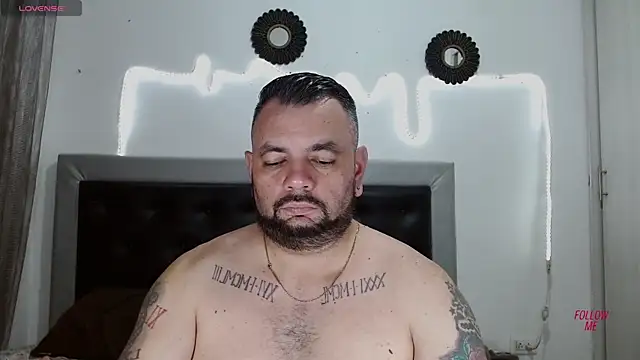 Snapshot of perverseveteranmanxxx chatting on 10-25-25, 05:26 perverseveteranmanxxx online show from 10-25-25, 05:26