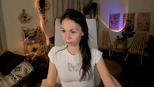 TrasyMorris online show from 05-14-26, 06:53