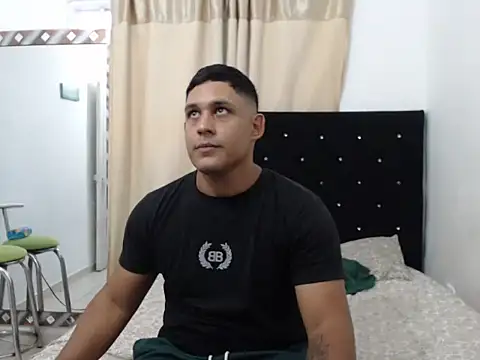 cachorrosex7 online show from 05-19-26, 11:00