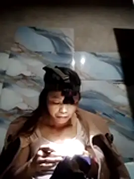 Mai-lan online show from 05-11-26, 01:06
