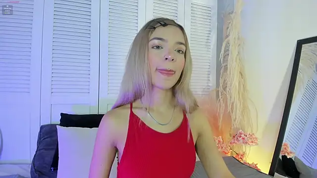 akemi   online show from 06-10-26, 03:55